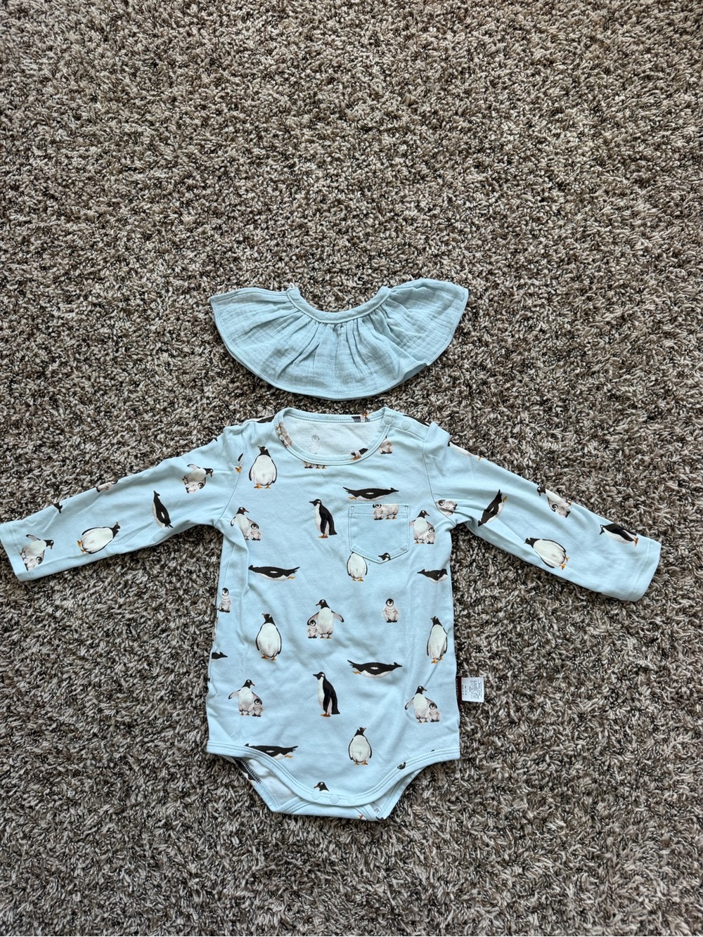 MilkBarn bodysuit with matching bib 18-24m